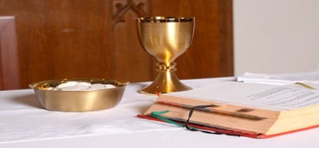 49-Qual a Diferença entre os Sacramentos e os Sacramentais? 